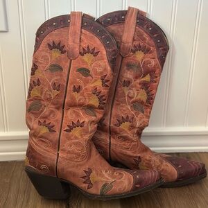 Embroidered Western Cowboy Boots
